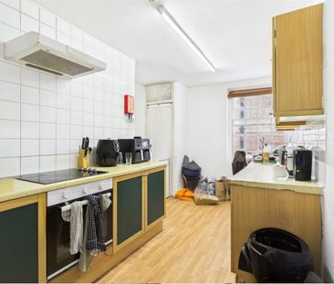 3 bedroom apartment to rent - Photo 4