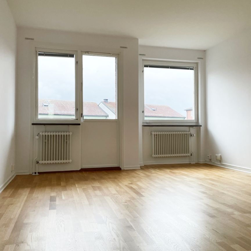 Ljuragatan 107 - Foto 1