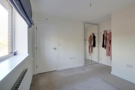 2 bedroom semi-detached house to rent - Photo 4