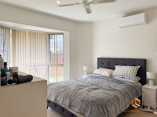 Victoria Park - Photo 1