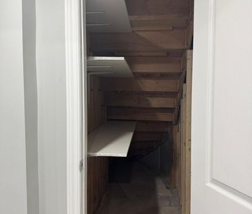 For Lease - 534 Daniel Clark Way, Oakville, Ontario - Photo 4