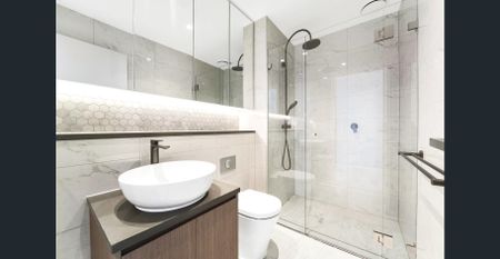 Stunning brand new 2-Bedroom Apartment with City & Harbour Bridge Views - Photo 5