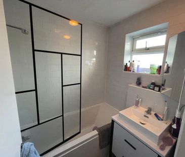 2 Bed Terraced House, Whitehawk Rd, BN2 - Photo 6