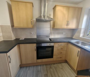 2 bedroom terraced house to rent - Photo 4