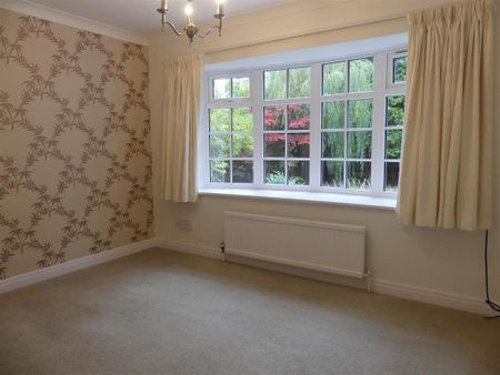 4 bedroom detached house to rent - Photo 3