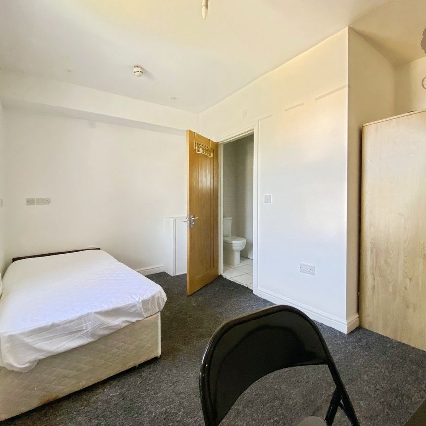 1 bed to rent in Sussex Place, Slough, SL1 - Photo 1