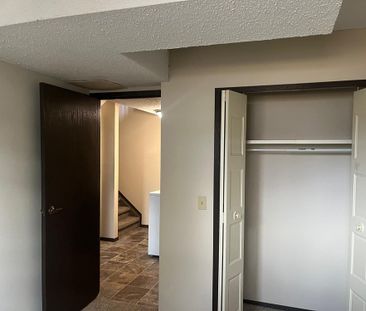 In Suite Laundry! 2 Bedroom 6-Plex in Highland Green!! - Photo 6