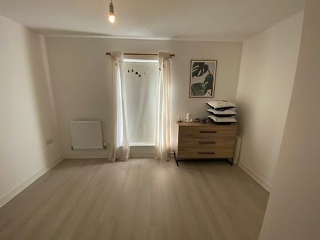 Rhodfa Crughywel, St. Mellons, CARDIFF - Photo 4