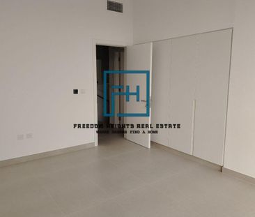 4BED MIDDLE UNIT WITH SMART HOME CONTROL SYSTEM - Photo 4