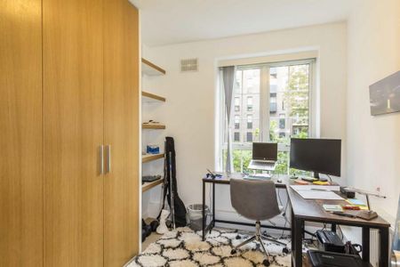 3 bedroom flat to rent - Photo 4