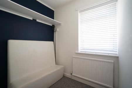 445 Caernarfon Road - Photo 4