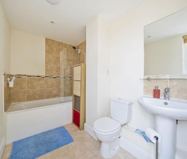 2 bedroom flat to rent - Photo 6