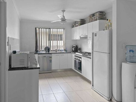 Modern, Low-Maintenance Living in a Quiet Complex - Photo 5