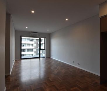 NEAR NEW 1 BEDROOM APARTMENT IN THE HEART OF MAROUBRA JUNCTION - Photo 1