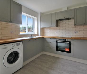 3 bedroom semi-detached house to rent - Photo 3