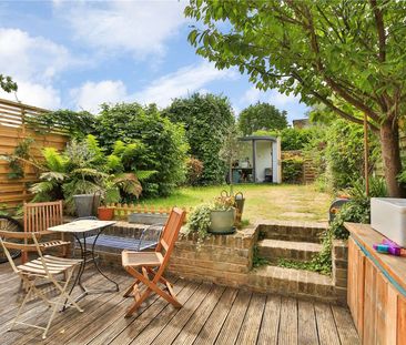 A beautifully presented three bedroom house with large west facing ... - Photo 4