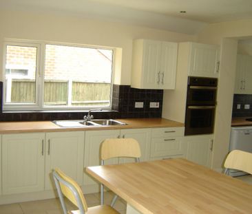 34 Outwoods Drive- Golden Stable & Great Location Loughborough - Photo 4