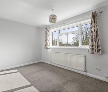 2 bedroom semi-detached house to rent - Photo 4