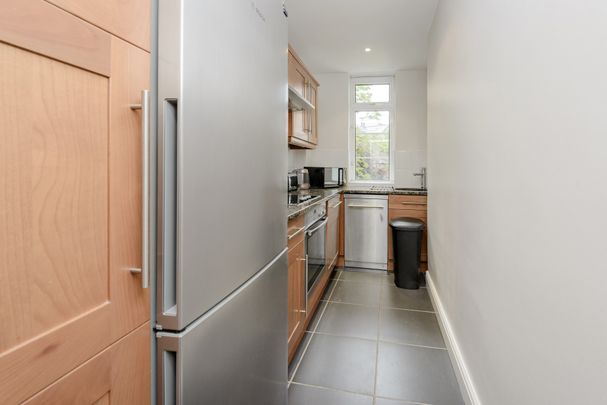 Grove End Gardens, Grove End Road, St Johns Wood, London NW8 - Photo 1