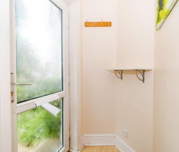 Studio to rent - Photo 6