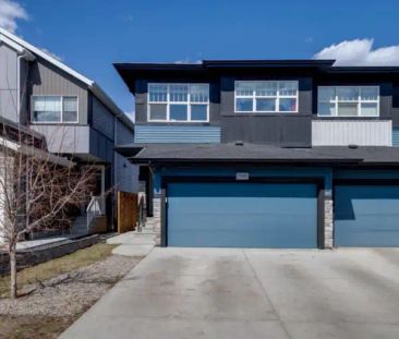 BEAUTIFUL 3 BED 2.5 BATH MAIN FLOOR IN DESIRABLE KESWICK NEIGHBOURH... - Photo 1