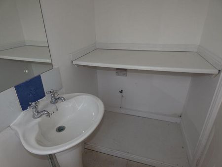 2 bedroom property to rent - Photo 4