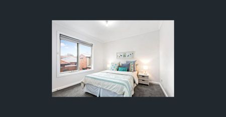 Contemporary comfort in a prime location - Photo 2