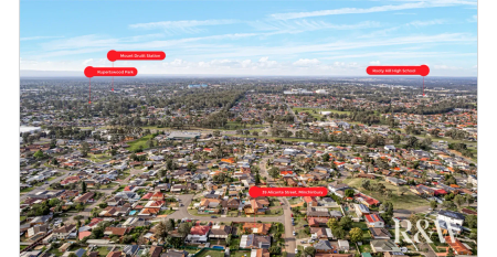 Big Family Home with a Relaxing Backyard Escape - Photo 5