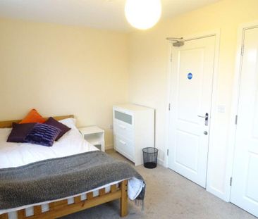 1 bedroom in a house share to rent - Photo 2