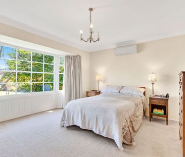 CHARMING FAMILY HOME IN A PEACEFUL CUL-DE-SAC - Photo 2