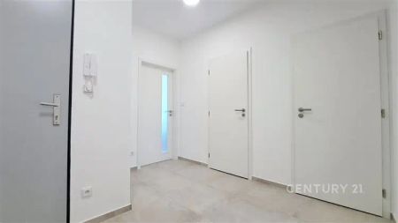 Pronájem bytu 2+kk 63 m - Fotografie 3