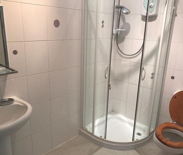 2 bedroom semi-detached house to rent - Photo 4