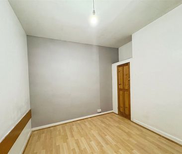 3 bedroom house to rent Thursby Road, Northampton, NN1 - Photo 3