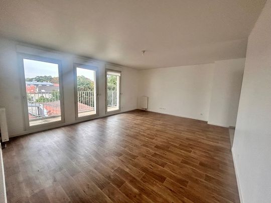 Location Appartement 4 pièces 82m² ST DENIS 93200 - Photo 1