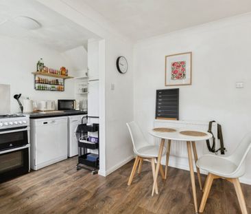 Nursery Close - Photo 3