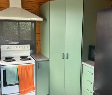 Comfortable & Convenient - 2/188 Taharepa Road - Photo 3