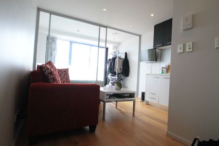 2 Bedrooms on Wakefield St - Photo 2