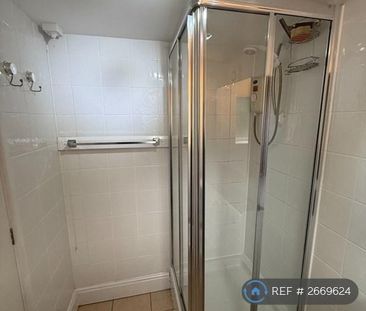 Studio to rent - Photo 6