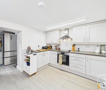 2 bedroom terraced house to rent - Photo 3