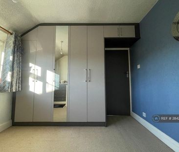 2 bedroom semi-detached house to rent - Photo 3