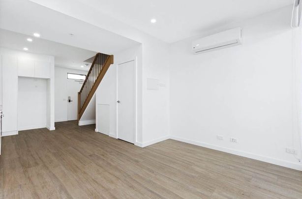 102/10 Oxford Street, Oakleigh VIC 3166 - Apartment For Rent | Domain - Photo 1
