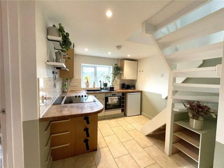 2 bedroom semi-detached house to rent - Photo 5