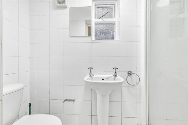 Cavendish Road, London, SW12 - Photo 1