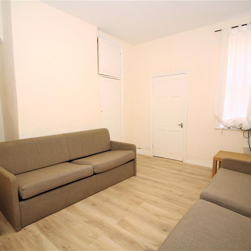 2 bedroom Student Flat to rent in Coniston Avenue, Jesmond, Newcastle Upon Tyne, NE2 - Photo 1