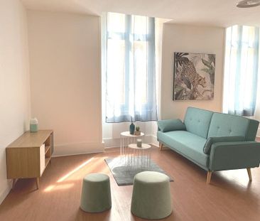 Location Appartement 3 pièces 88m² ROMANS SUR ISERE 26100 - Photo 3