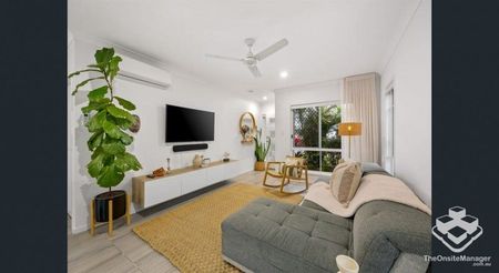 Modern Comfort & Lifestyle - 5 Years Young Townhouse in Prime Thornlands Location - Photo 2