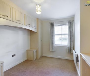 2 bedroom flat to rent - Photo 4
