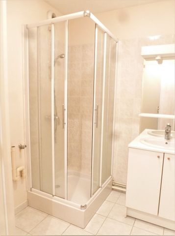 Location Appartement 2 pièces 52m² - Photo 3