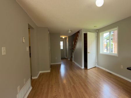 For Lease - 207 Tunbridge Road, Barrie, Ontario - Photo 3