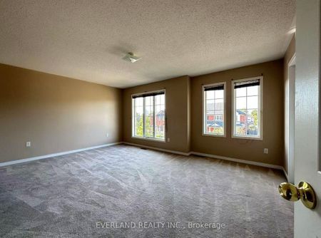 For Lease - 7 Bassett Avenue, Richmond Hill, Ontario - Photo 2